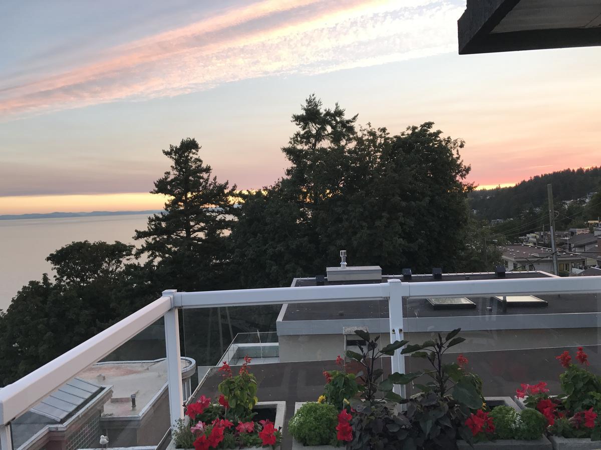 Donna's Bed&Breakfast White Rock Exteriör bild